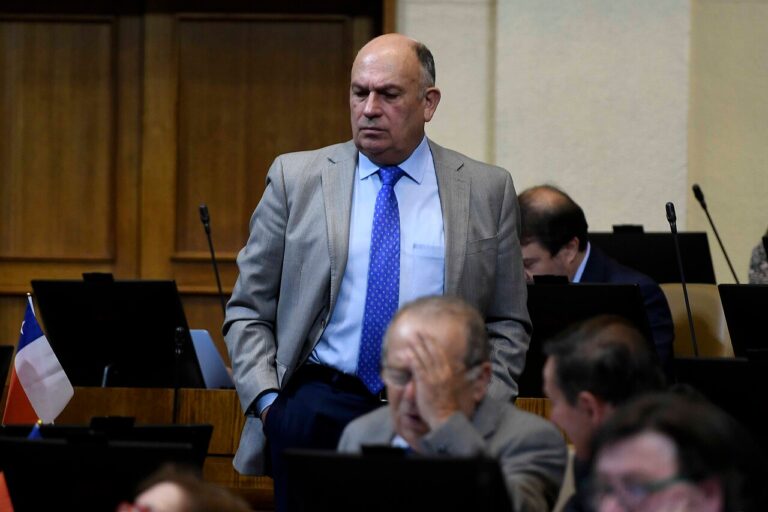 Ley de Pesca: Bobadilla acusa al Ejecutivo de usar indicaciones de fundaciones tras ser acusado de copiar las que él ingresó