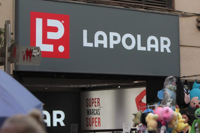 El fin del caso La Polar: Multitienda deberá indemnizar al fisco con $126 millones tras acuerdo reparatorio