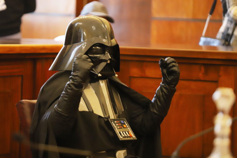 Cuando Darth Vader anunció en CNN: La conexión de la cadena de noticias con el mundo radial