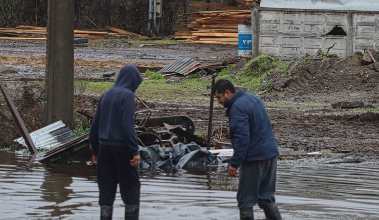 Sistema frontal: Senapred informa 128 viviendas afectadas y 4.950 hogares sin suministro eléctrico en la zona centro-sur