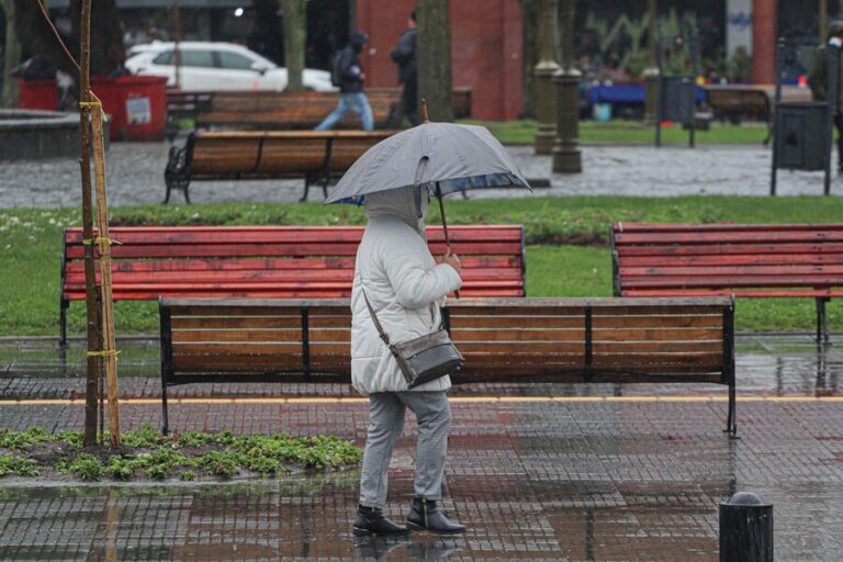 Autoridades prevén llegada de nuevo sistema frontal a la zona central: ¿Cuándo llovería?