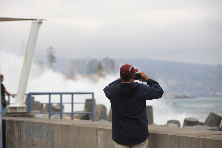 Emiten aviso de marejadas para las costas de Chile por nuevo sistema frontal: Se extenderán hasta el sábado 15 de junio