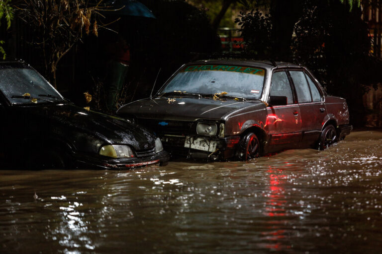 Sistema Frontal: Inundaciones en Lo Cruzat fueron provocadas por obstrucción de colector
