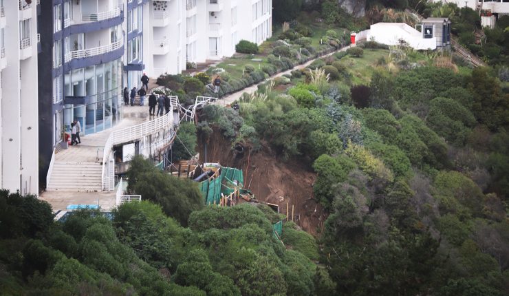 Ingeniero en Construcción analiza condiciones que propiciaron socavón en Reñaca: 