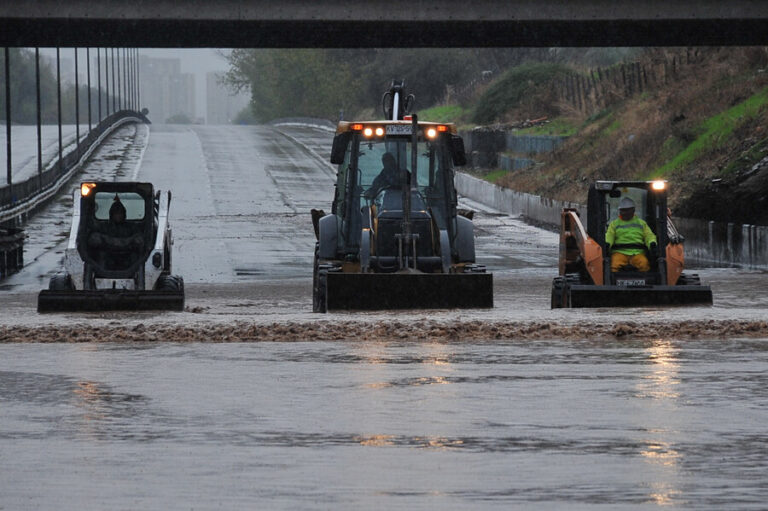 Intensas lluvias provocan corte total en Ruta 68, colapsando salida de Santiago hacia Valparaíso