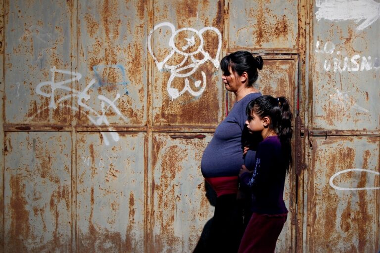 Población en Chile está a punto de disminuir por primera vez en su historia: Experta indaga en las razones de este fenómeno