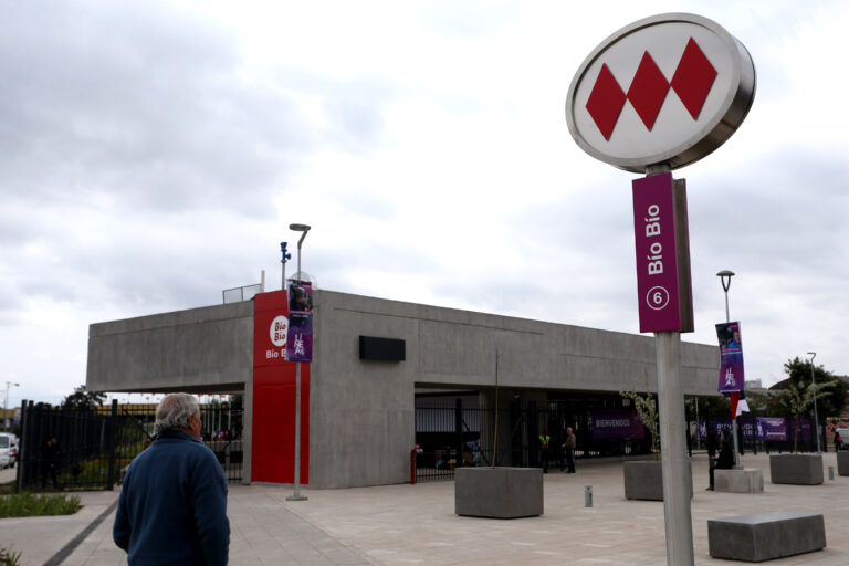 Estación Bío Bío del Metro de Santiago continuará suspendida este miércoles por trabajos de drenaje de agua