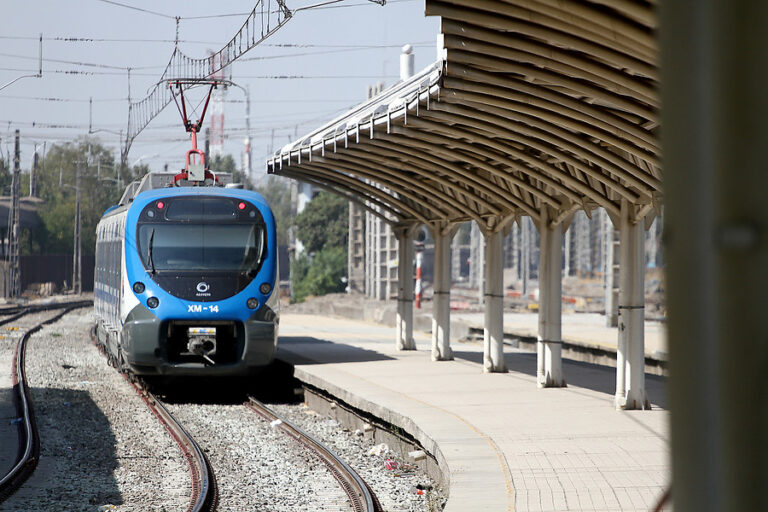 Se suman al Tren Santiago-Nos: Trabajadores de EFE Valparaíso anuncian paralización total de sus actividades este lunes 24 de junio