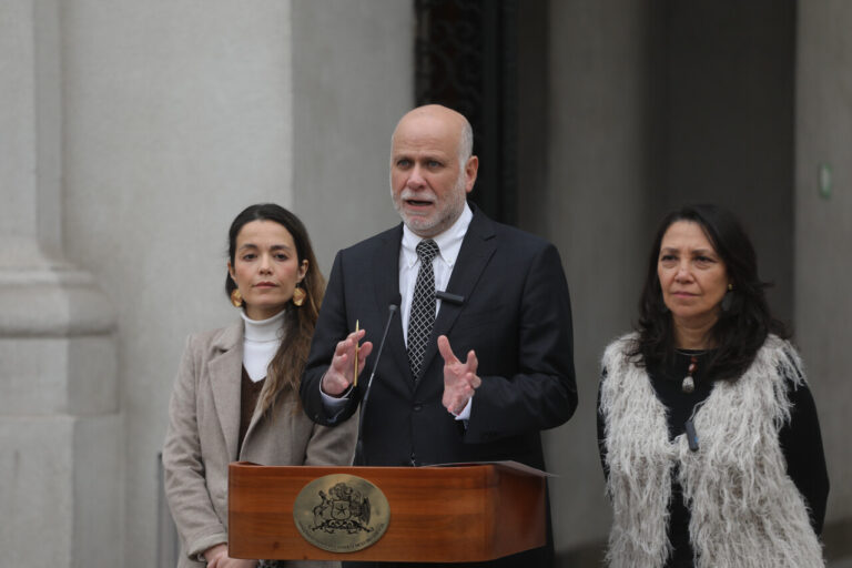 Nuevas inhabilidades a la función pública: Revisa la propuesta para actualizar la Ley de Lobby y evitar la “puerta giratoria”