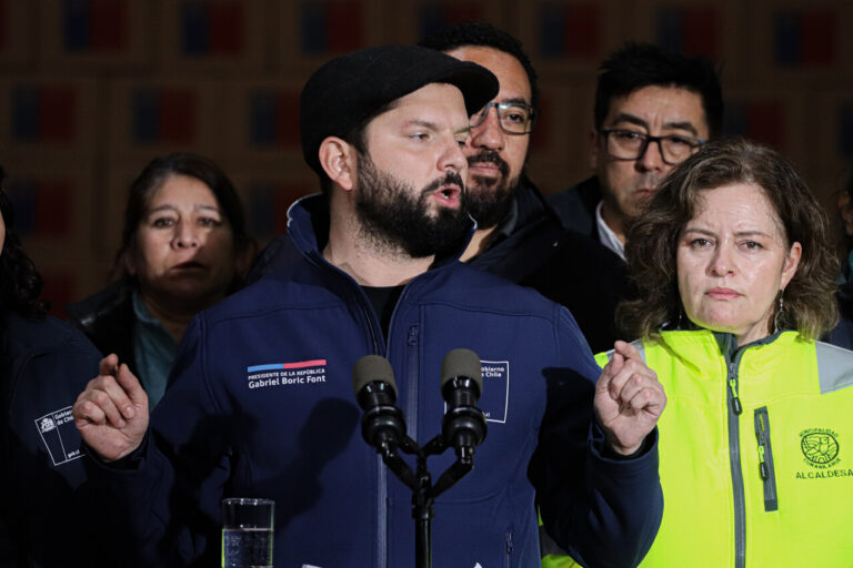 Bonos, provisiones y materiales para la reconstrucción: Las ayudas anunciadas por el Gobierno para afectados por las lluvias