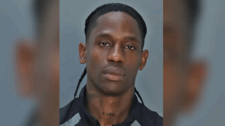 Travis Scott fue arrestado por allanamiento de morada y alteración del orden público por intoxicación