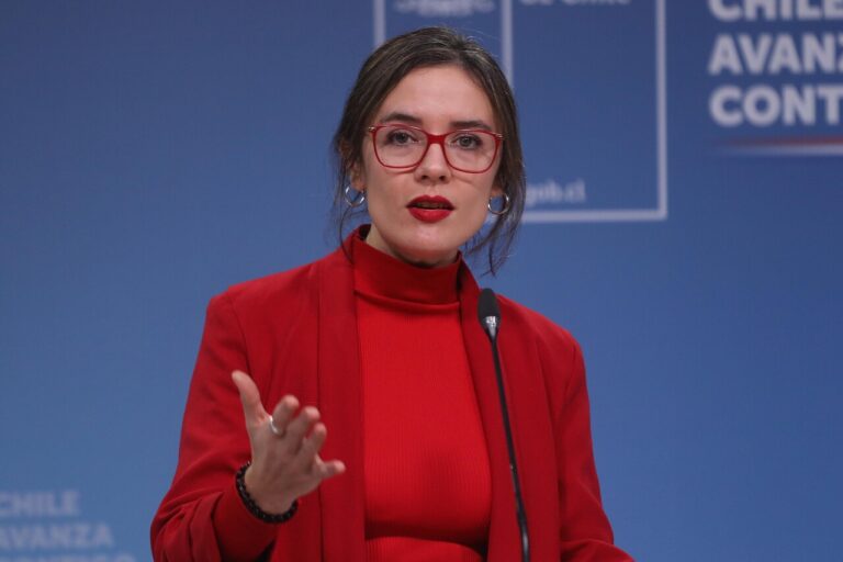 Ministra Vallejo precisa que proyecto no será de aborto libre: Tendrá límite de semanas y reglamento