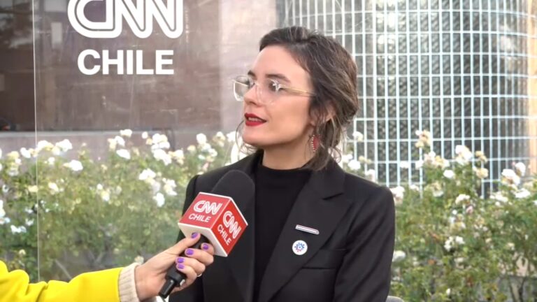 Ministra Vallejo afirma que saldar la deuda histórica de los profesores continúa siendo un compromiso del Gobierno