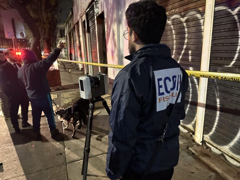 Hombre fue encontrado amarrado de manos y baleado en la cara en barrio Yungay