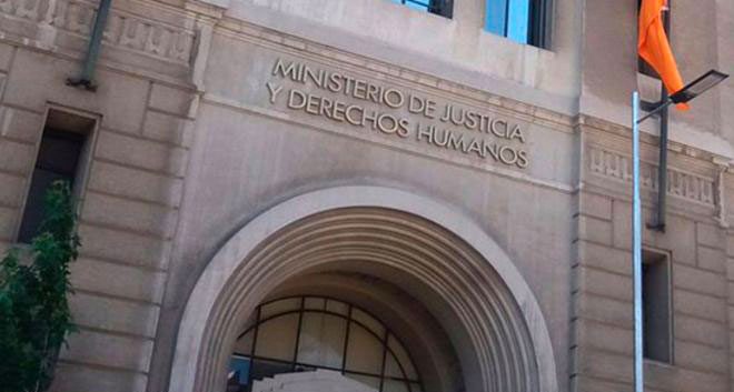 Diputado Fuenzalida (UDI) ofició al Ministerio de Justicia tras viralización de videos hechos por interno de Santiago 1