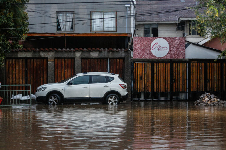Declaran Lo Cruzat como punto crítico por lluvias: Desplegarán recursos y obras para evitar nuevas inundaciones