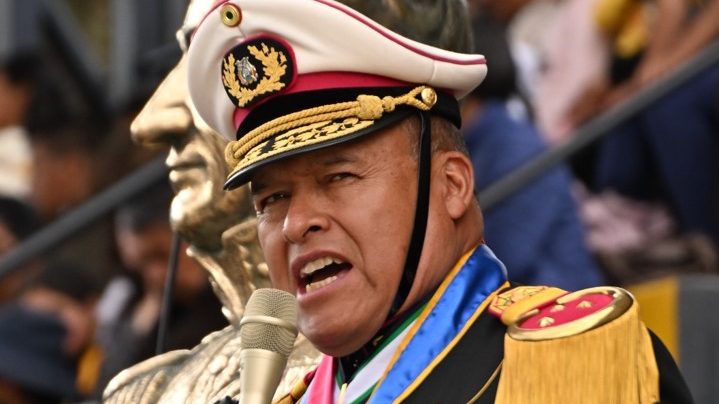 General Zúñiga detrás de movimiento militar en Bolivia: 
