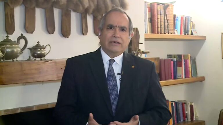 Pugh valora reacción de Boric y condena respuesta argentina por paneles: “Las cosas en el mundo militar no ocurren por error”