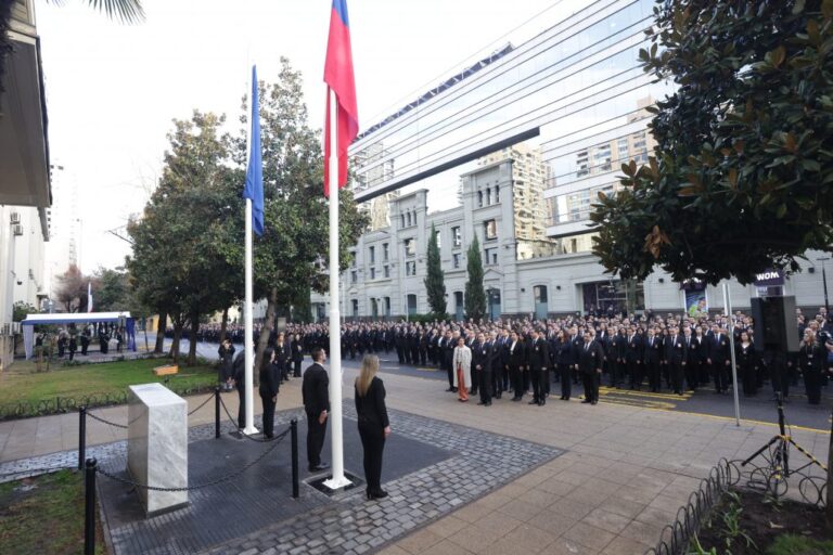 Con la ministra Tohá y llamado a 
