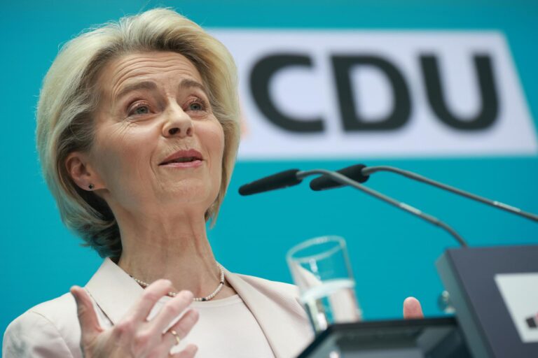 Von der Leyen está abierta a otros pactos tras tenderle la mano a socialistas y liberales