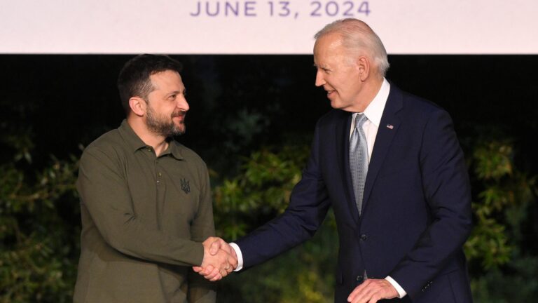 Estados Unidos amplió su política para permitir que Ucrania contraataque a Rusia