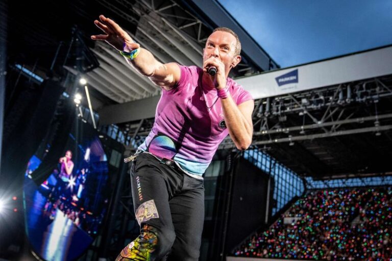Gira ecológica de Coldplay logró que la banda redujera en un 59% sus emisiones de carbono