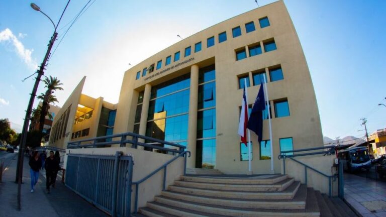 Suspenden a conservador de bienes raíces de Calama por 