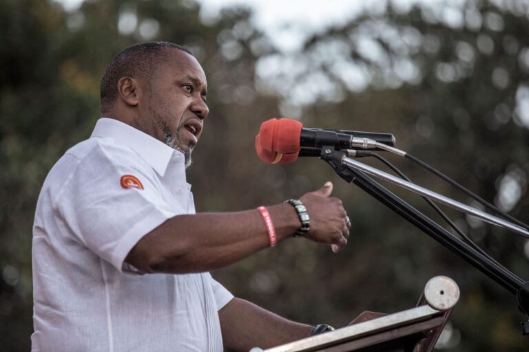 Mueren el vicepresidente de Malawi y otros nueve pasajeros en un accidente aéreo