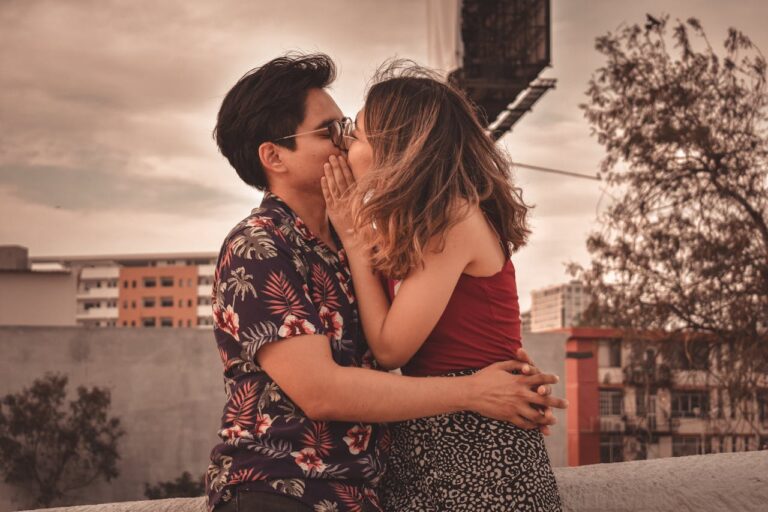 Tribunal Supremo español declara que un beso no consentido es una 