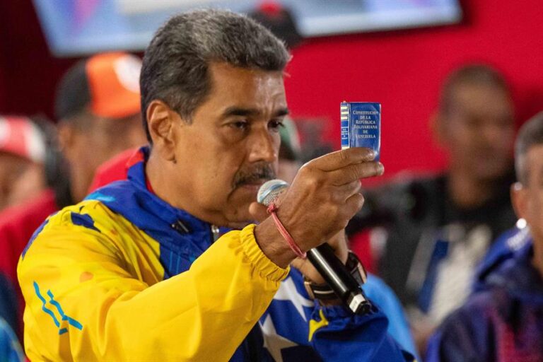 Venezuela exige salida de personal diplomático chileno de su territorio tras no reconocer proclamación de Maduro