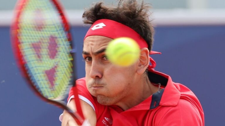 Alejandro Tabilo pone fin a su participación en singles de París 2024 tras derrota ante Roman Safiullin