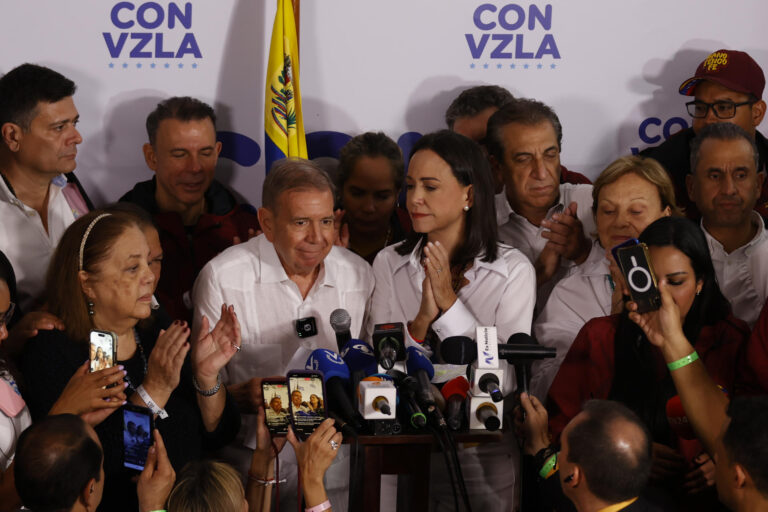 Machado y González afirman haber obtenido más del 70% de los votos y prometen 