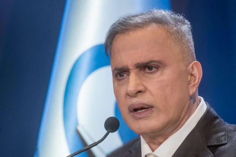 Fiscal general de Venezuela acusa a María Corina Machado y otros líderes de atacar al sistema de transmisión de datos del CNE