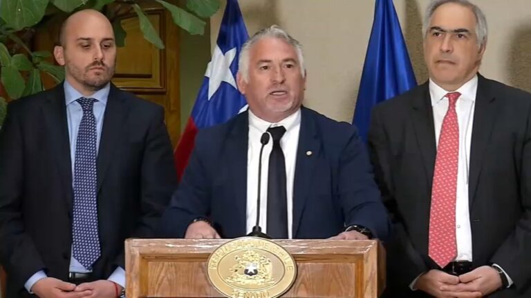 Parlamentarios RN se suman a alcalde de Algarrobo en querella por injurias contra Daniel Alcaíno