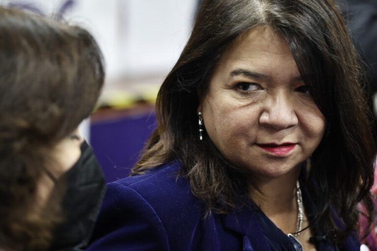 Alcaldesa Pizarro revela que entregó a exdelegada Martínez carpeta con antecedentes sobre presunto vínculo narco con la política