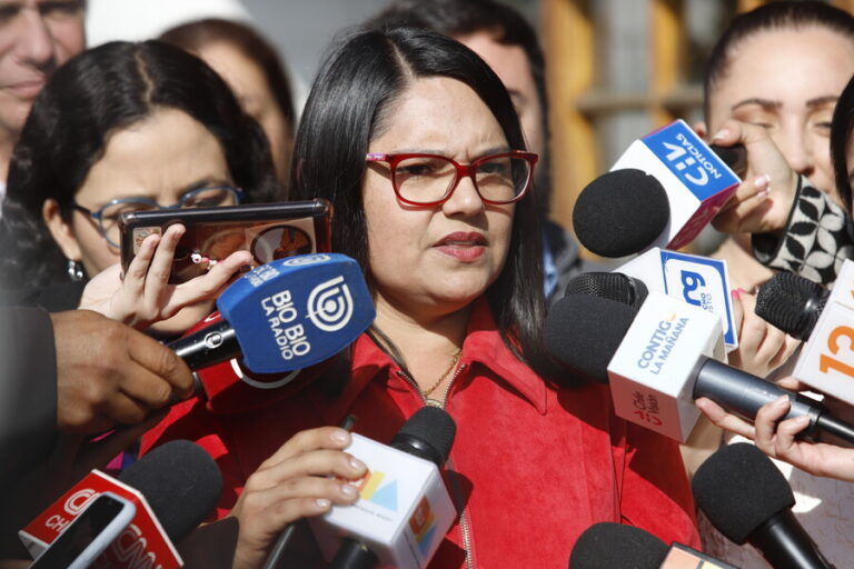 Hurtado insta a oposición a actuar en unidad tras bajar su candidatura a Recoleta: 