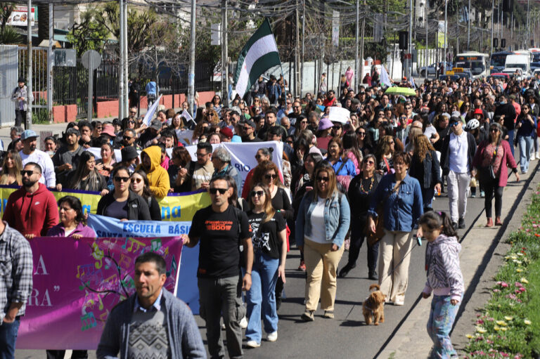 Colegio de Profesores convoca a paro por casos de agresiones, acoso y malos tratos contra docentes: 