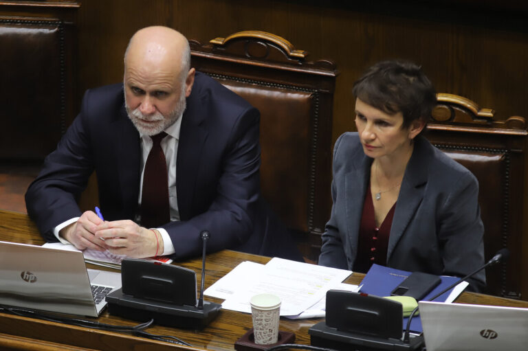 Gobierno cede tras presión de la oposición: Presenta veto a reforma electoral que incluye sanciones contra quienes no voten