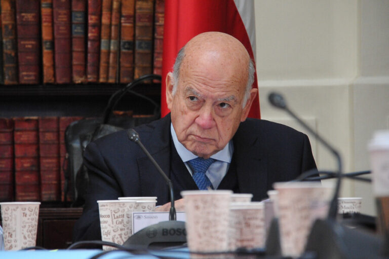 Insulza propone política de armas 