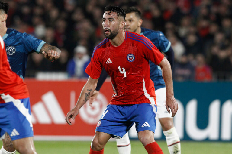 Isla no le cierra las puertas a Colo Colo: 