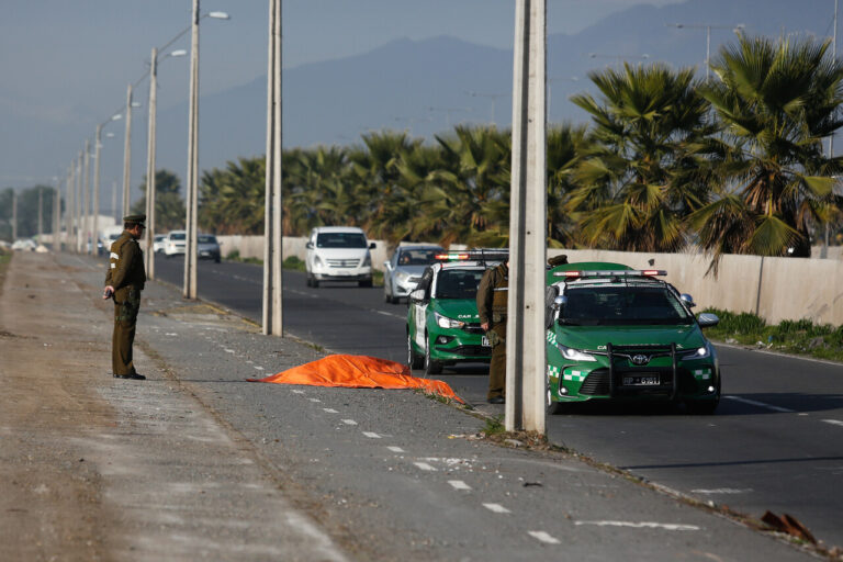 Encuentran cadáver con varios impactos de bala en plena vía pública de Puente Alto