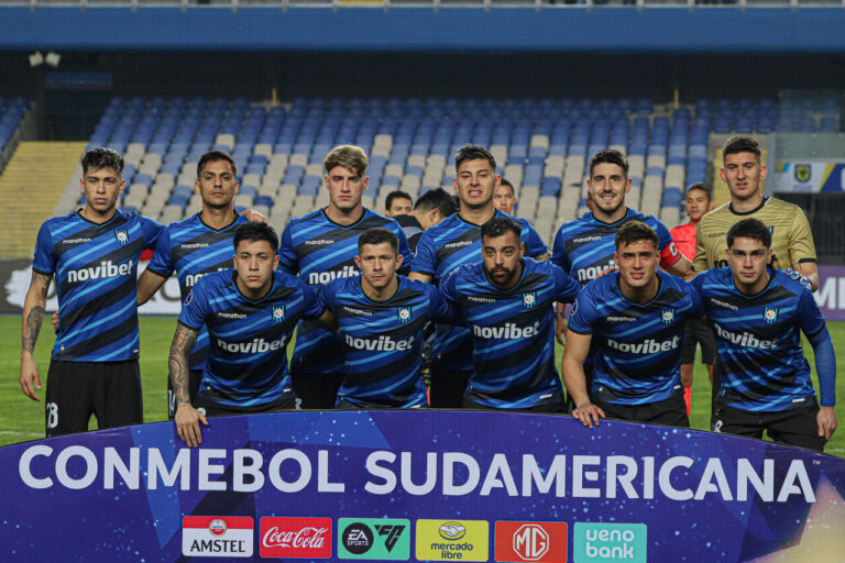 Huachipato muestra nervios de acero en Sudamericana y avanza a octavos tras vencer a Racing en penales