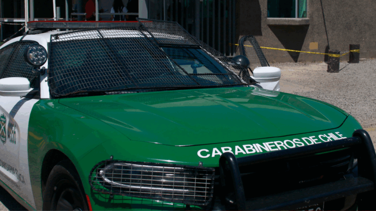 Accidente de tránsito deja dos carabineros y un civil lesionados en Puente Alto