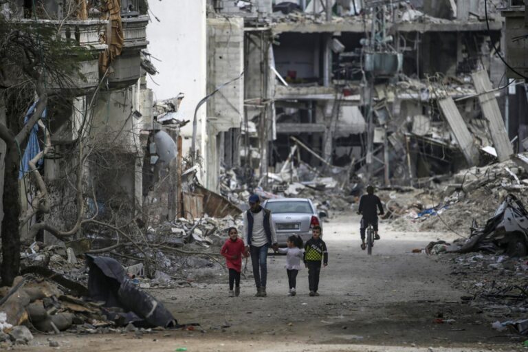 Gaza: Más de 500 familias palestinas han sido eliminadas por completo debido a bombardeos israelíes