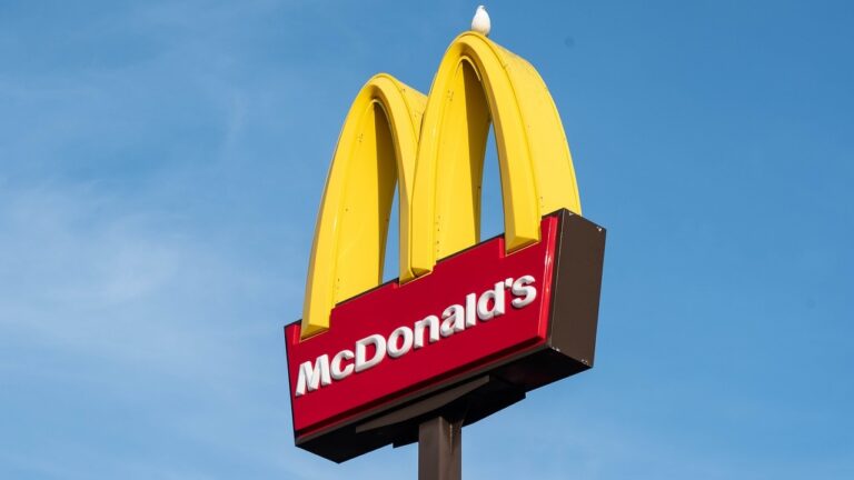 Alza de precios perjudica ganancias de McDonald’s a nivel mundial