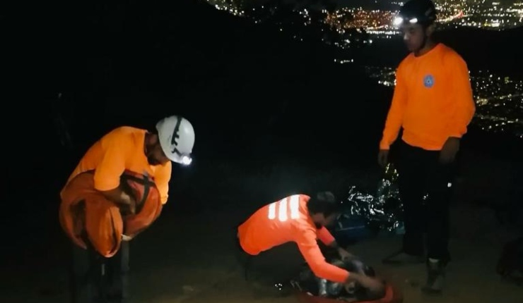 Socorro Andino y Carabineros despliegan operativo para rescatar a excursionistas en las cercanías del volcán Chillán