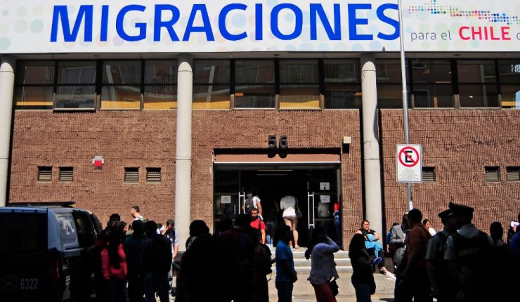 Dudas en permiso de trabajo de Villegas: Sermig habría ordenado su expulsión pese a orden de su detención