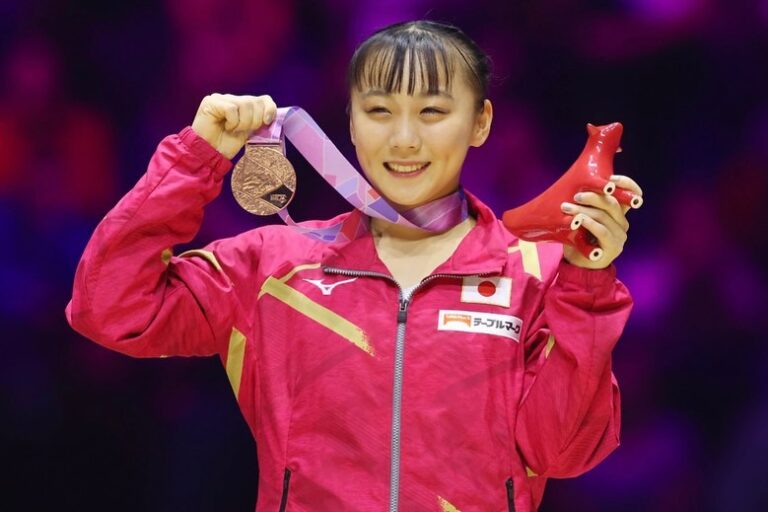 Escándalo en Japón: Expulsan a gimnasta de París 2024 por consumo de alcohol y tabaco