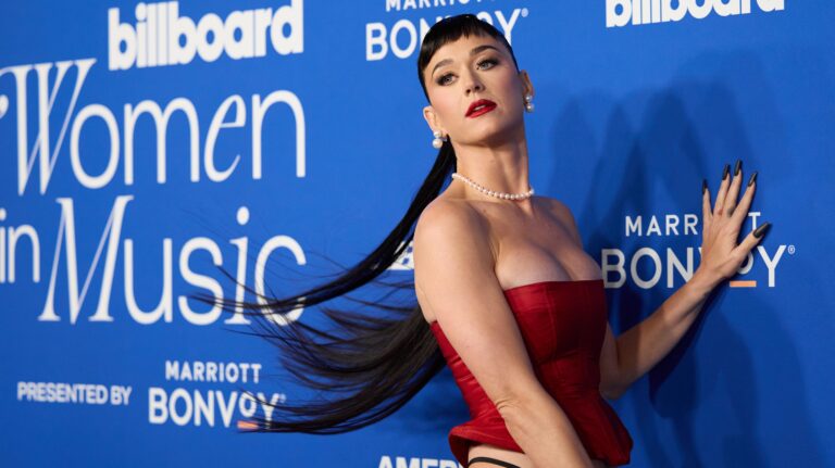 Katy Perry anuncia el lanzamiento de su nuevo álbum de estudio 