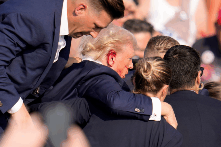 En imágenes: Donald Trump fue herido en tiroteo en mitin en Pensilvania